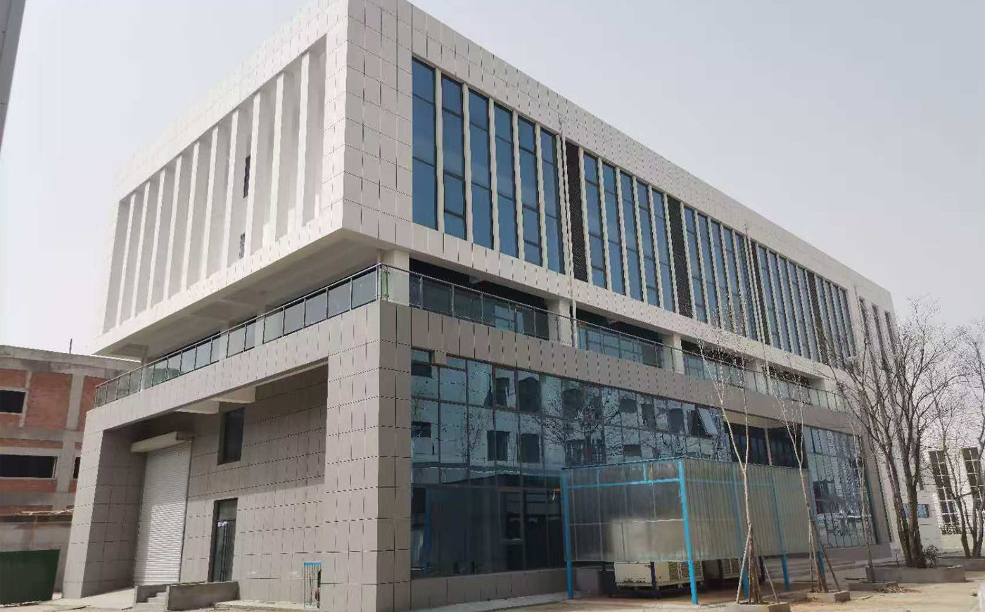 2024年，山東省諾為流動化學(xué)研究院有限公司二期基建項目完工，實驗設(shè)備安裝及調(diào)試完成，并正式投入使用。